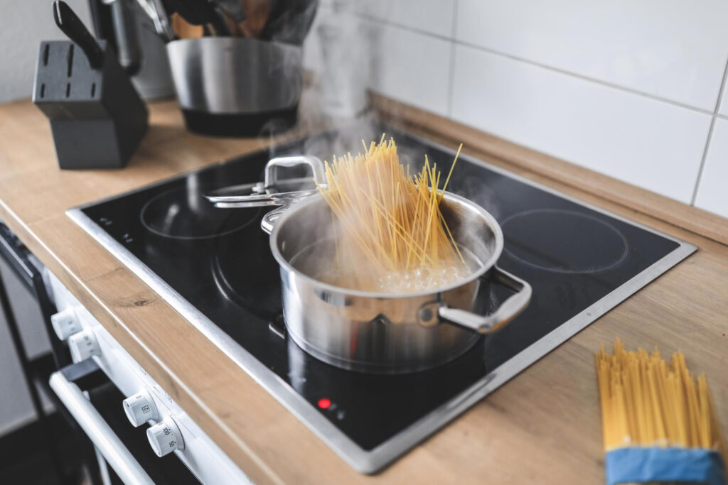 cuisson spaghetti pâtes carbonara
